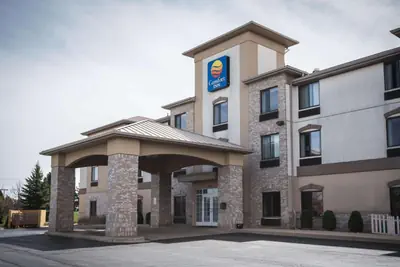 Photo 2 - Comfort Inn Crystal Lake - Algonquin