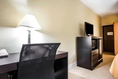 Photo 3 - Quality Inn & Suites Champaign North - Urbana