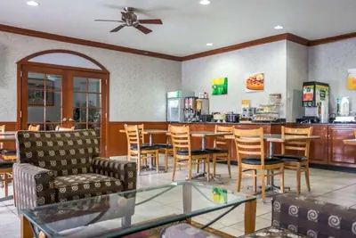 Photo 3 - Quality Inn Peru near Starved Rock State Park