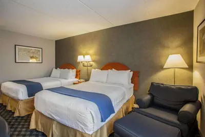 Photo 4 - Quality Inn & Suites St Charles -West Chicago