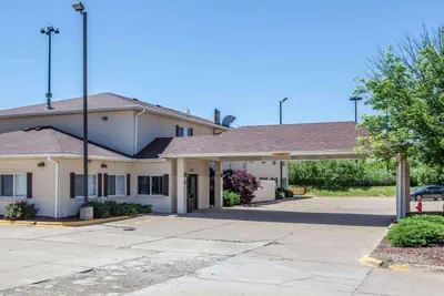 Photo 2 - Comfort Suites Peoria I-74