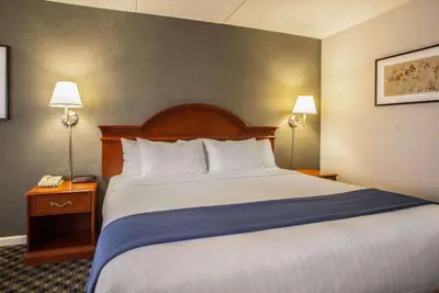 Photo 3 - Quality Inn & Suites St Charles -West Chicago
