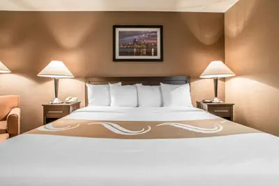 Photo 2 - Quality Inn Elgin I-90
