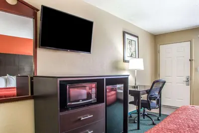 Photo 5 - Quality Inn Morton at I-74