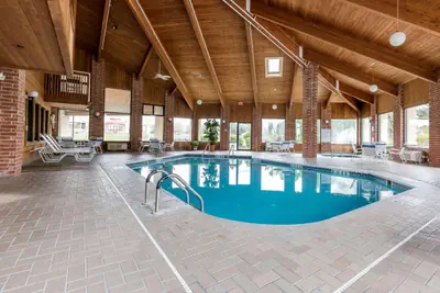 Photo 2 - Quality Inn Sycamore - DeKalb