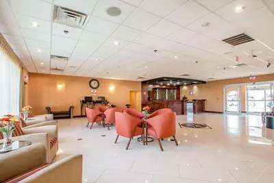 Photo 3 - Clarion Inn Elmhurst - Oak Brook near I-88, I-290, I-294