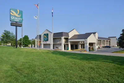 Photo 5 - Quality Inn US65 & E Battlefield Rd Springfield
