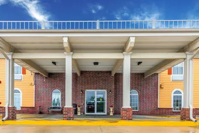 Photo 2 - Quality Inn & Suites Chesterfield Village