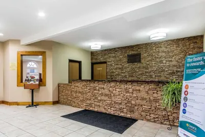 Photo 3 - Quality Inn & Suites Chesterfield Village