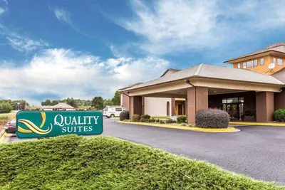 Photo 2 - Quality Suites Hickory South