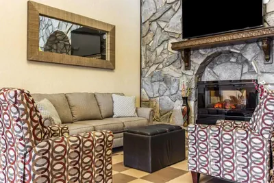 Photo 3 - Quality Suites Hickory South