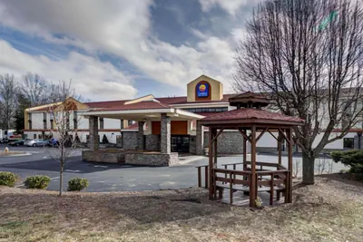 Photo 2 - Comfort Inn & Suites Statesville - Mooresville