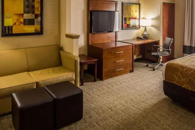 Photo 3 - Quality Suites NYC Gateway