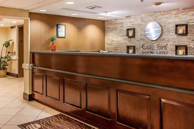 Photo 2 - Comfort Inn & Suites Somerset - New Brunswick