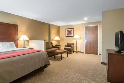 Photo 5 - Comfort Inn Saugerties