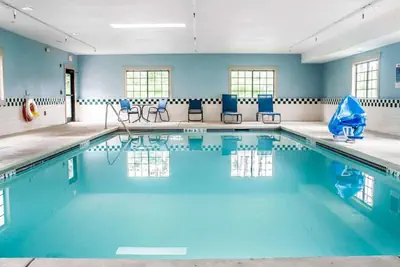 Photo 4 - Comfort Inn & Suites Hamburg - Buffalo South