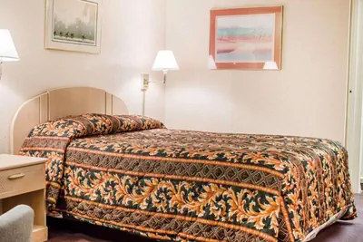 Photo 2 - Rodeway Inn Findlay University Area