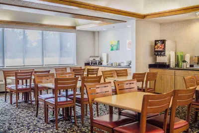 Photo 3 - Quality Inn Port Clinton Waterfront