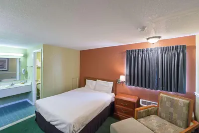 Photo 2 - Rodeway Inn Wauseon