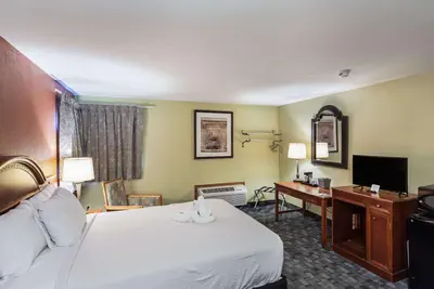 Photo 4 - Rodeway Inn Wauseon