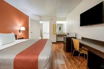 Photo 5 - Motel 6-Grove City, OH
