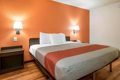 Photo 3 - Motel 6-Grove City, OH