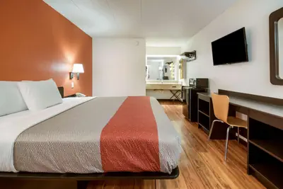 Photo 4 - Motel 6-Grove City, OH