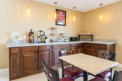 Photo 3 - Econo Lodge Inn & Suites North Little Rock near Riverfront