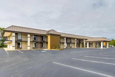 Photo 4 - Quality Inn Forest City