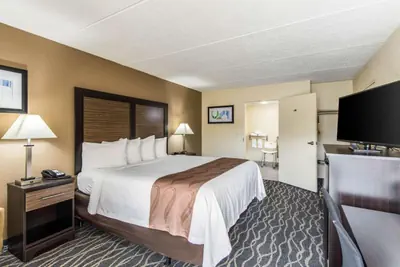 Photo 5 - Quality Inn Forest City