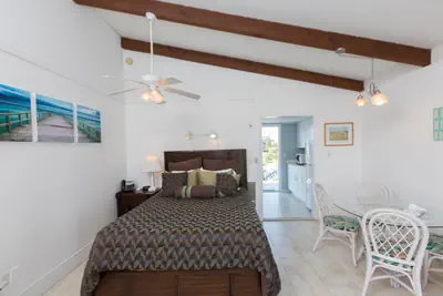 Photo 5 - Driftwood Resort on the Ocean