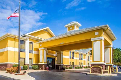 Photo 2 - Quality Inn Alexander City