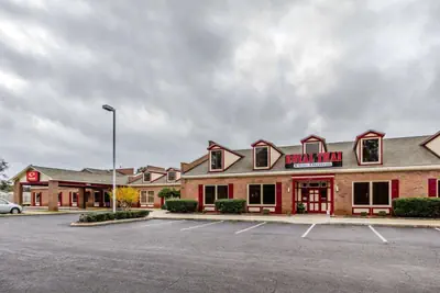 Photo 2 - Econo Lodge Inn & Suites Enterprise