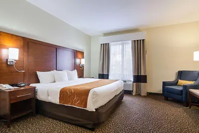 Photo 2 - Quality Suites Springdale West I-49