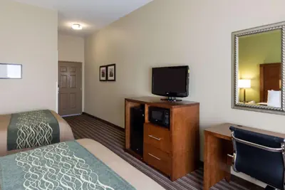 Photo 2 - Comfort Inn & Suites Fayetteville-University Area