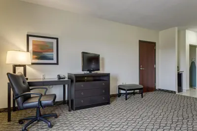 Photo 3 - Holiday Inn Poplar Bluff by IHG