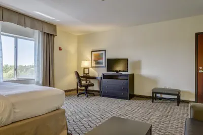 Photo 4 - Holiday Inn Poplar Bluff by IHG