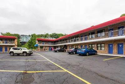 Photo 3 - Motel 6-Elmsford, NY - White Plains
