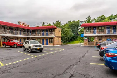 Photo 2 - Motel 6-Elmsford, NY - White Plains