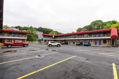 Photo 4 - Motel 6-Elmsford, NY - White Plains