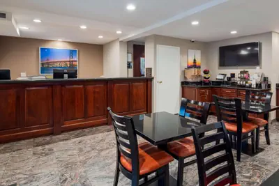 Photo 4 - Best Western Fort Lee