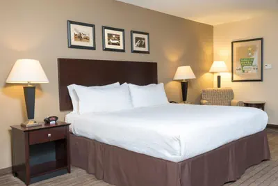 Photo 5 - Holiday Inn Aurora North - Naperville by IHG