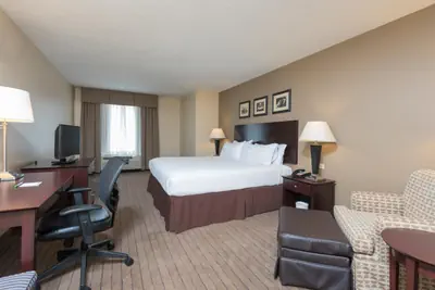 Photo 4 - Holiday Inn Aurora North - Naperville by IHG