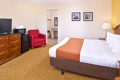 Photo 4 - Americas Best Value Inn Plattsburgh