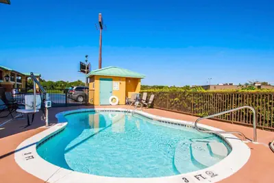 Photo 4 - Motel 6 Prattville AL