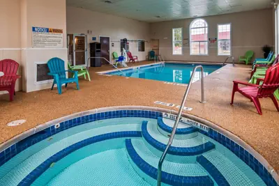 Photo 2 - Best Western Crown Inn & Suites - Batavia
