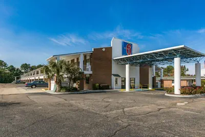 Photo 2 - Motel 6-Dothan, AL