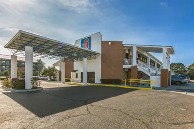 Photo 3 - Motel 6-Dothan, AL