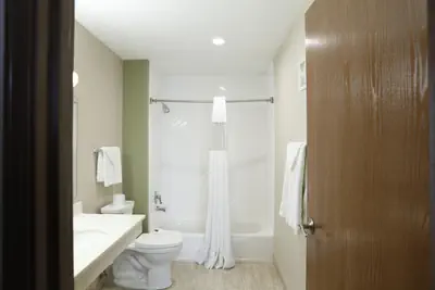 Photo 4 - Baymont by Wyndham Rockford