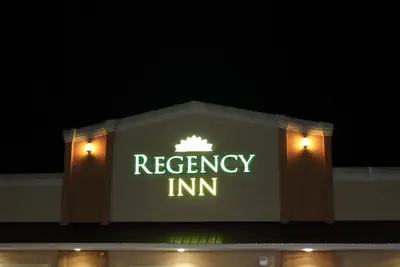 Photo 5 - Regency Inn